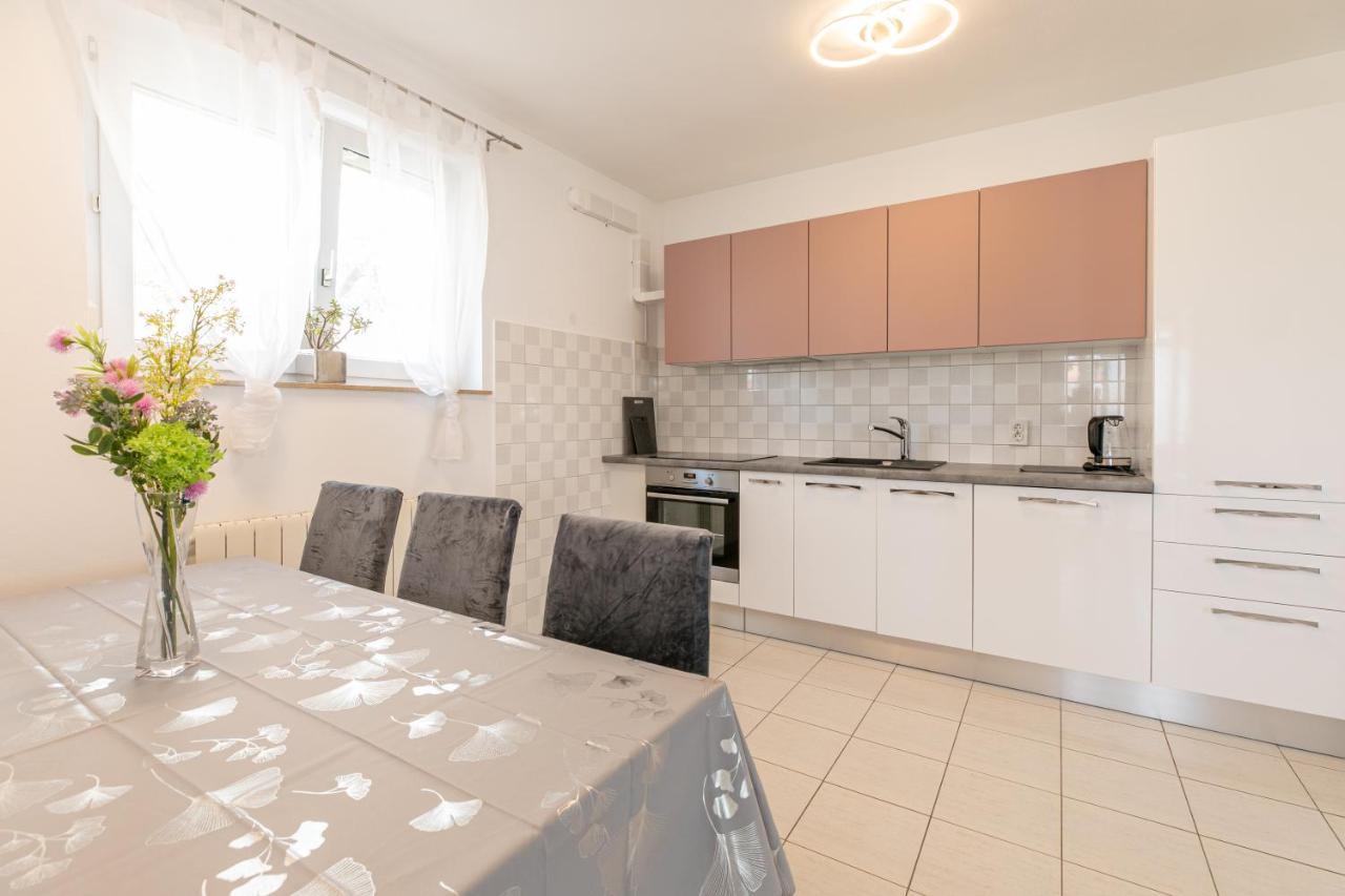 Apartments Tina Stinjan Пула Экстерьер фото